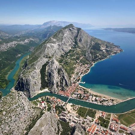Apartments Boris Omis Bagian luar foto