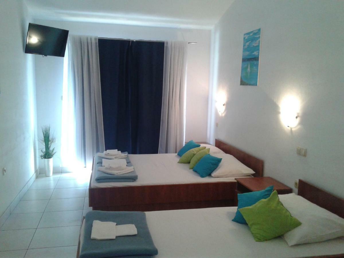 Apartments Boris Omis Bagian luar foto