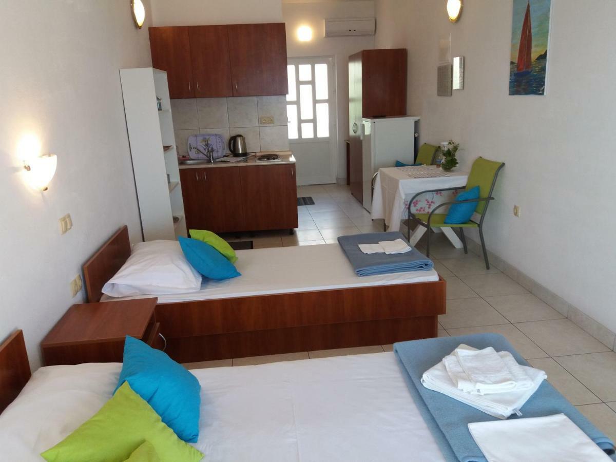 Apartments Boris Omis Bagian luar foto