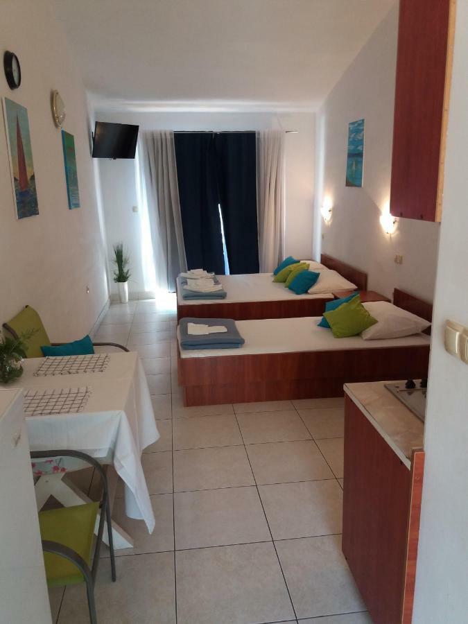 Apartments Boris Omis Bagian luar foto