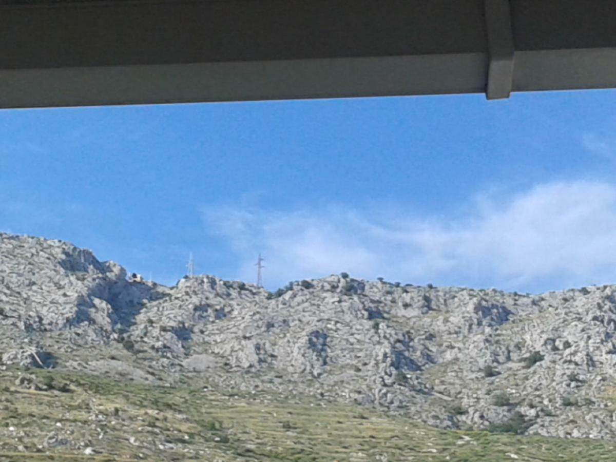 Apartments Boris Omis Bagian luar foto